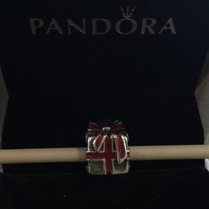Pandora present bead